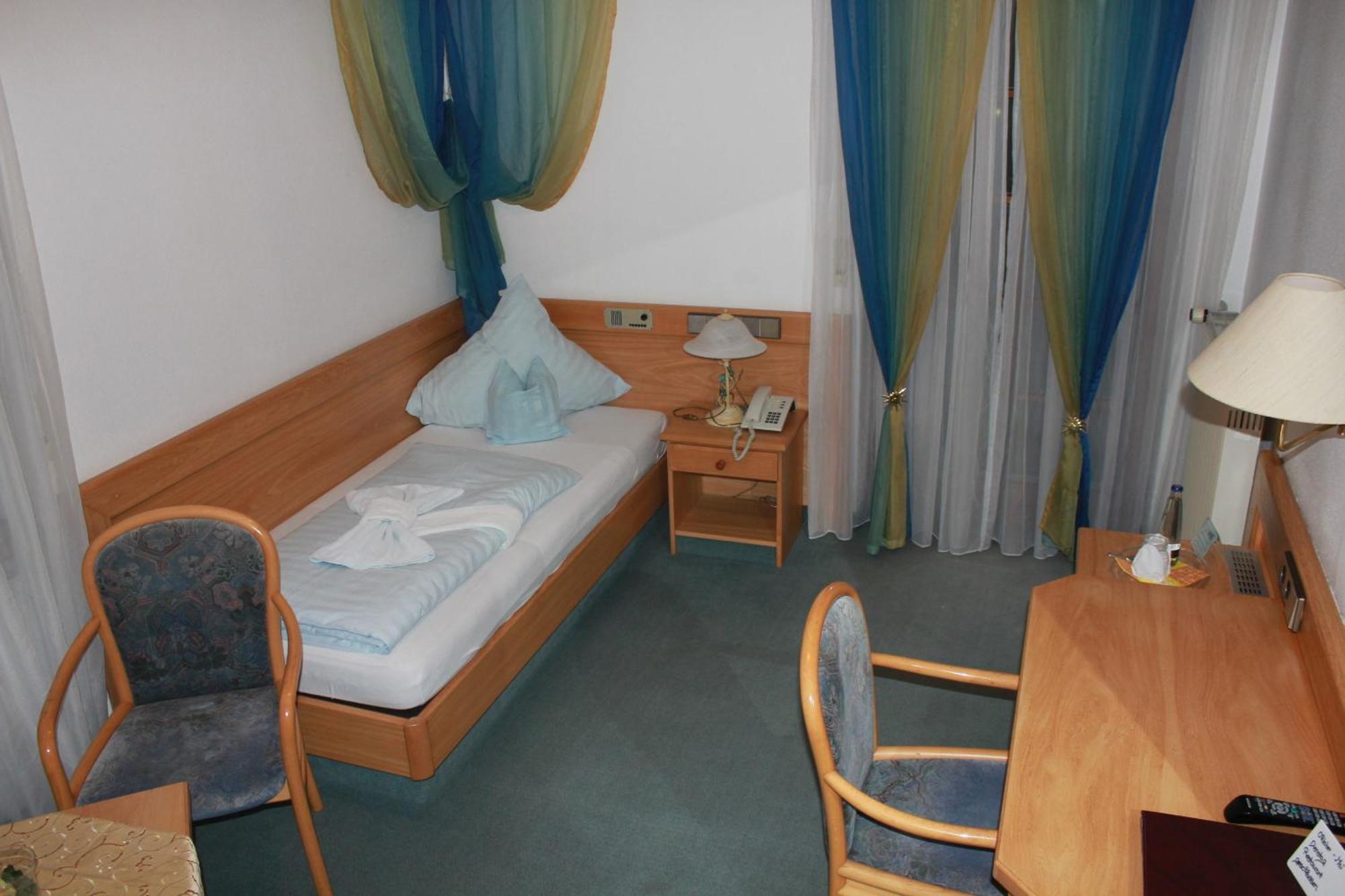Landgasthaus & Hotel Kurfer Hof バート・エンドルフ 部屋 写真